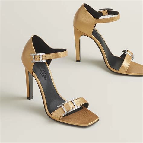 judy 105 hermes sandals